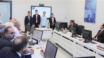 قبول أول دفعة في مدرسة صناعة الطائرات (صور) 