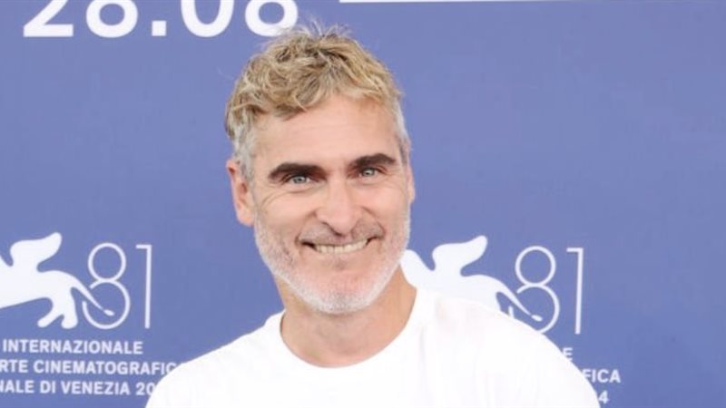خواكين فينيكس، فيتو