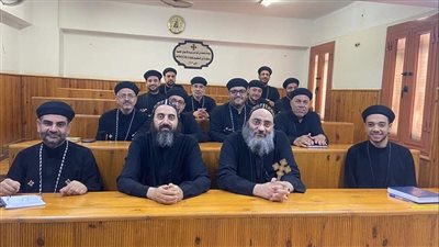 دير المحرق يختتم الدورة الدراسية للكهنة الجدد