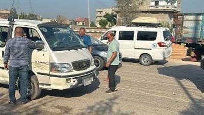 إدارة المواقف بالشرقية تضبط السائقين غير الملتزمين بقيمة التعريفة 