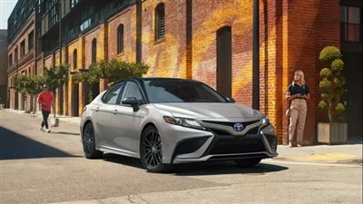 أسعار ومواصفات تويوتا كامري 2024 الشكل الجديد (مميزات وعيوب)