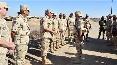رئيس الأركان يتفقد منظومة التأمين لخط الحدود الشمالية الشرقية ومعبر رفح البري