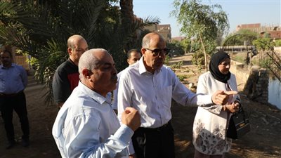 محافظ المنيا يكلف بتكثيف حملات النظافة ورفع المخلفات بقرى ديرمواس (صور)