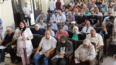 محافظ المنيا: التركيز على تحسين مستوى جودة الحياة ومساعدة الفئات الأكثر احتياجًا