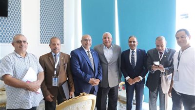 محافظ الوادي الجديد يبحث أحدث تقنيات مكافحة سوسة النخيل