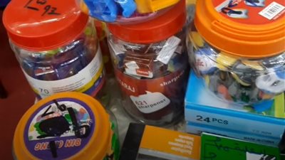 أسعار الأدوات المدرسية والسلع الغذائية بمعرض أهلا مدارس بالبحيرة (فيديو)