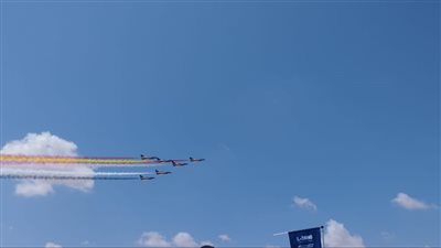 فريق النجوم الفضية المصري يبدع في سماء العلمين (فيديو)