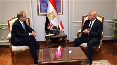 وزير الصناعة يبحث مع السفير البريطاني فرص التعاون في 3 مجالات 