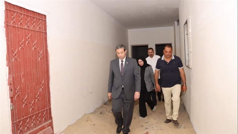 محافظ دمياط خلال