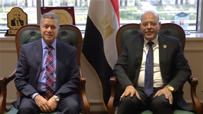 وزير العمل يبحث مع مجموعة العربي توفير فرص العمل للشباب