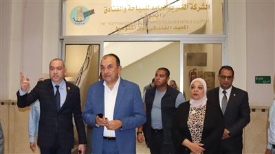 وزير قطاع الأعمال العام يتفقد معهدي 