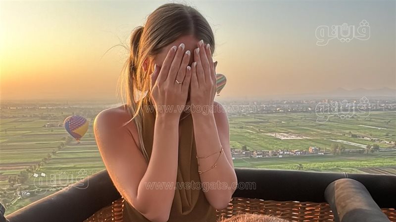 أثناء تقديم الخاتم
