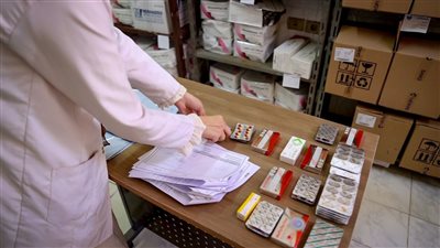 سؤال برلماني للحكومة بشأن انتشار السوق السوداء في الدواء