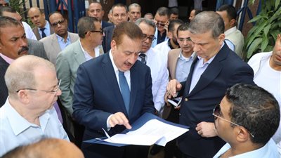 محافظ المنوفية يستقبل وزير الزراعة لتفقد عدد من المشروعات التنموية (صور)