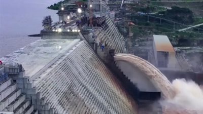 رغم أنف إثيوبيا، مستشار باليونسيف يكشف سر فتح بوابات سد النهضة بعد غلقها 