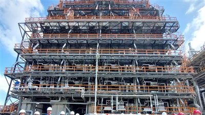 رئيس هيئة البترول يتفقد مصفاة الإسكندرية للتكرير والبتروكيماويات