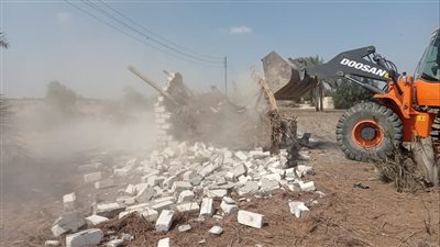 إزالة 12 حالة تعد على الأراضي الزراعية بالإسماعيلية (صور) 