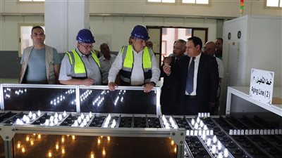 وزير قطاع الأعمال: شراكة مع القطاع الخاص للتوسع في الإضاءة الموفرة للطاقة (صور)