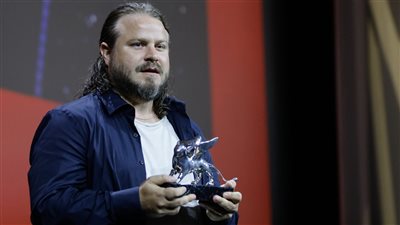 مهرجان فينيسيا، ليون دار جينتو يفوز بجائزة الأسد الفضي كأفضل مخرج في الدورة ٨١