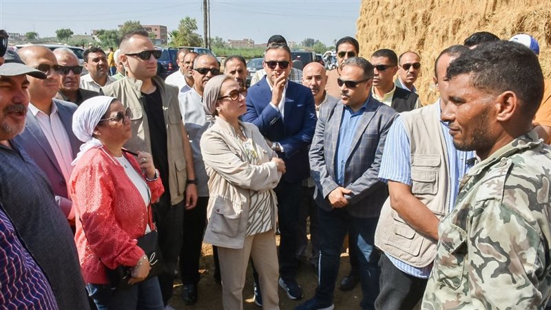 وزيرة البيئة تبدأ