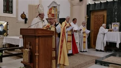 مطران المارونية يترأس قداس تطويب الدويهي بكاتدرائية القديس يوسف