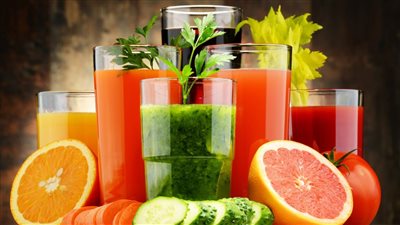 8 مشروبات طبيعية تساعد على تحسين صحة البشرة والجلد