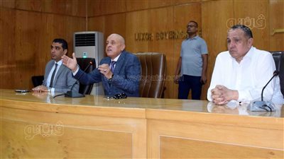 محافظ الأقصر يقرر استمرار الدفع لطلبات فحص تقنين الأراضي أسبوعا إضافيا