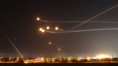 حزب الله يستهدف كريات شمونة بصواريخ فلق (فيديوهات)