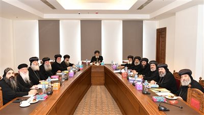 البابا تواضروس يتلقى تقريرا عن الخدمة في كنائس القاهرة