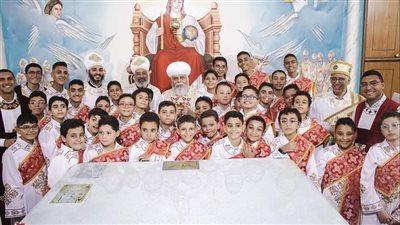 الأنبا تيموثاوس يرسم شمامسة جددا في إيبارشية الزقازيق 