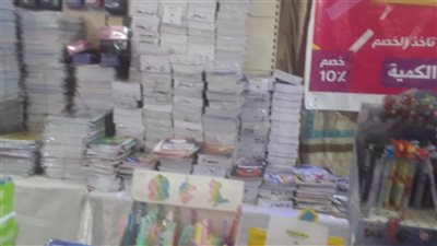 بتخفيضات 30 %، جولة داخل معرض أهلا مدارس بالإسكندرية (فيديو)