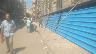 لمنع عودة الباعة الجائلين، وضع سور حديدي أمام مبنى سراى الحقانية بالإسكندرية