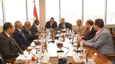 وزير الإسكان يتابع موقف منظومة مياه الشرب والصرف الصحي بالعاصمة الإدارية