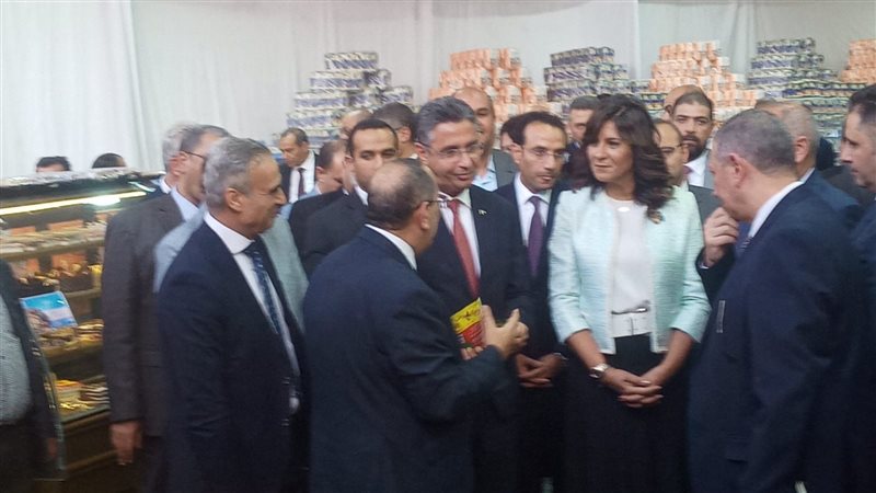 وزير التموين خلال