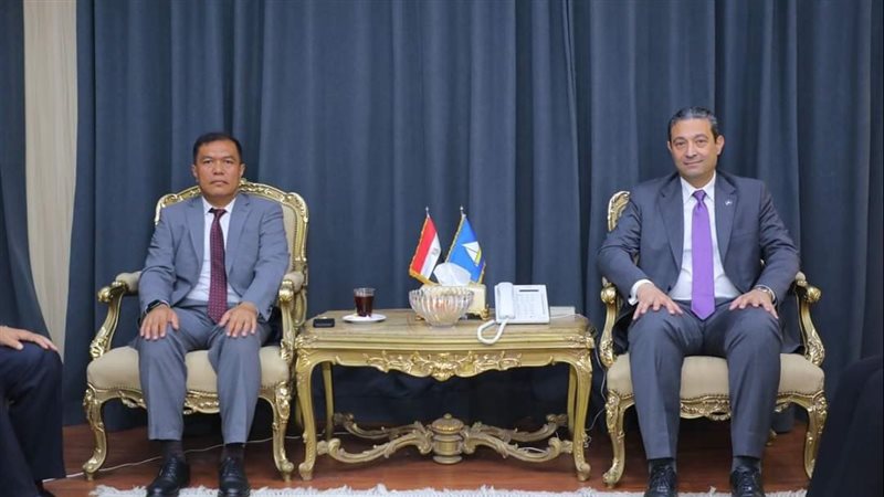 محافظ دمياط يستقبل