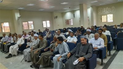 نقطة إسعاف ووحدات صحية مغلقة، مركز الزينية في الأقصر يبحث مشكلات المواطنين (صور)