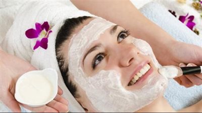 قناع طبيعي واقتصادي لتنقية البشرة من الشوائب 