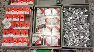 ضبط محاولة تهريب سجائر إلكترونية بمطار برج العرب 