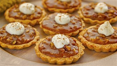 طريقة عمل ميني تارت الكراميل، بمكونات بسيطة وأحلى من الجاهز 