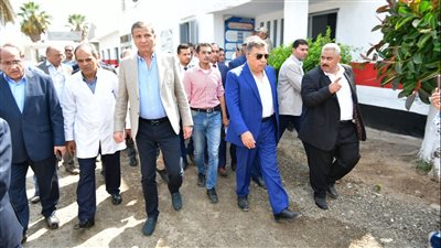 محافظ الدقهلية ووزير الزراعة يتفقدان القافلة البيطرية بمركز دكرنس