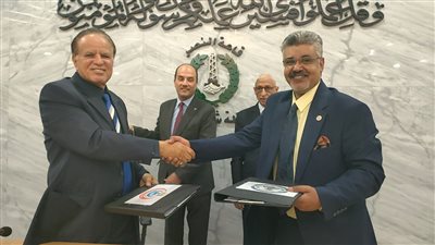 محافظ شمال سيناء يشهد توقيع بروتوكول تعاون بين الصحة وجامعة العريش (فيديو)