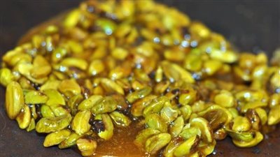 طريقة عمل الفستقية، حلوى المولد الفاخرة وسهلة التحضير 