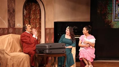 محمد صبحى يعرض لقطات من مسرحيته الجديدة «فارس يكشف المستور».. صور