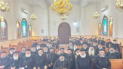 الأنبا نوفير يناقش تحسين خدمة الفقراء في إيبارشية شبين القناطر