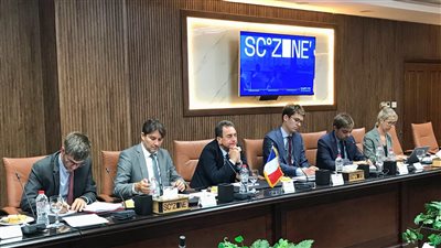 رئيس اقتصادية القناة يبحث مع السفير الفرنسي سبل التعاون المشترك