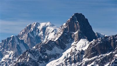 استمرار البحث عن 4 متسلقين عالقين في جبل مون بلان