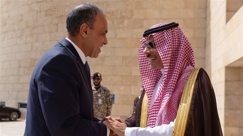 وزير الخارجية مستقبلا