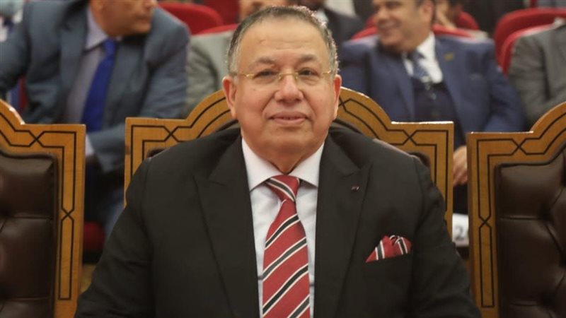الدكتور السيد الشريف
