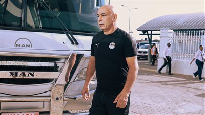 لاعبو منتخب مصر يصلون لملعب مباراة بتسوانا (صور)