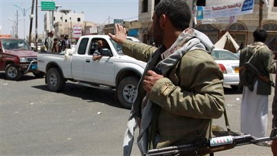 بسبب الخلاف على مركز صحي، اشتباكات قبلية في اليمن تسقط قتيلين 